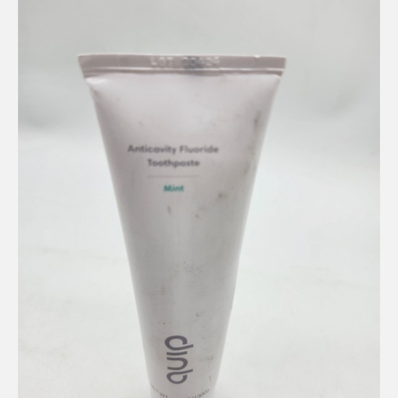 Quip Mint Toothpaste - Picture 2 of 5